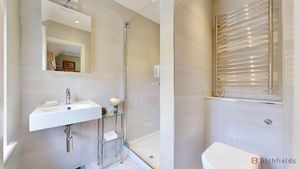 ensuite shower room- click for photo gallery